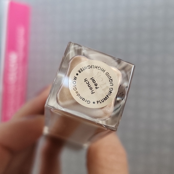 Grande Cosmetics Grande Glow Plumping Liquid Highlighter - French Pearl - Picture 9 of 11